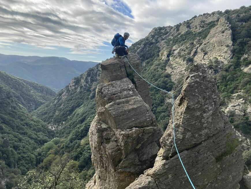 20231028113606-Le Caroux-Arrete Sud du Pilier du Bosc-Laurent 20231028113606-Le Caroux-Arrete Sud du Pilier du Bosc-Laurent